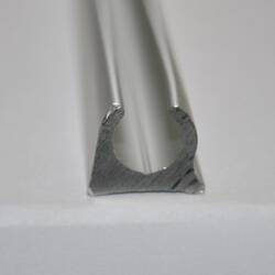 Hüttenbrauck Szyna Keder 5m Srebrna Aluminium 210/045