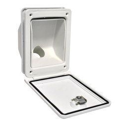 Wlew wody CKW z wbudowanym lejkiem i zamkiem szyjka ø40 m